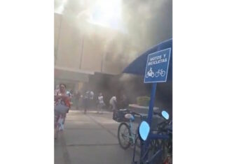 Fuerte incendio en plaza de Los Mochis deja al menos cinco muertos