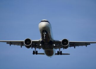 Llegan a Cuba 76 migrantes irregulares devueltos por EU