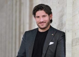 Tenor Mario Rojas celebra su décimo aniversario artístico en Bellas Artes