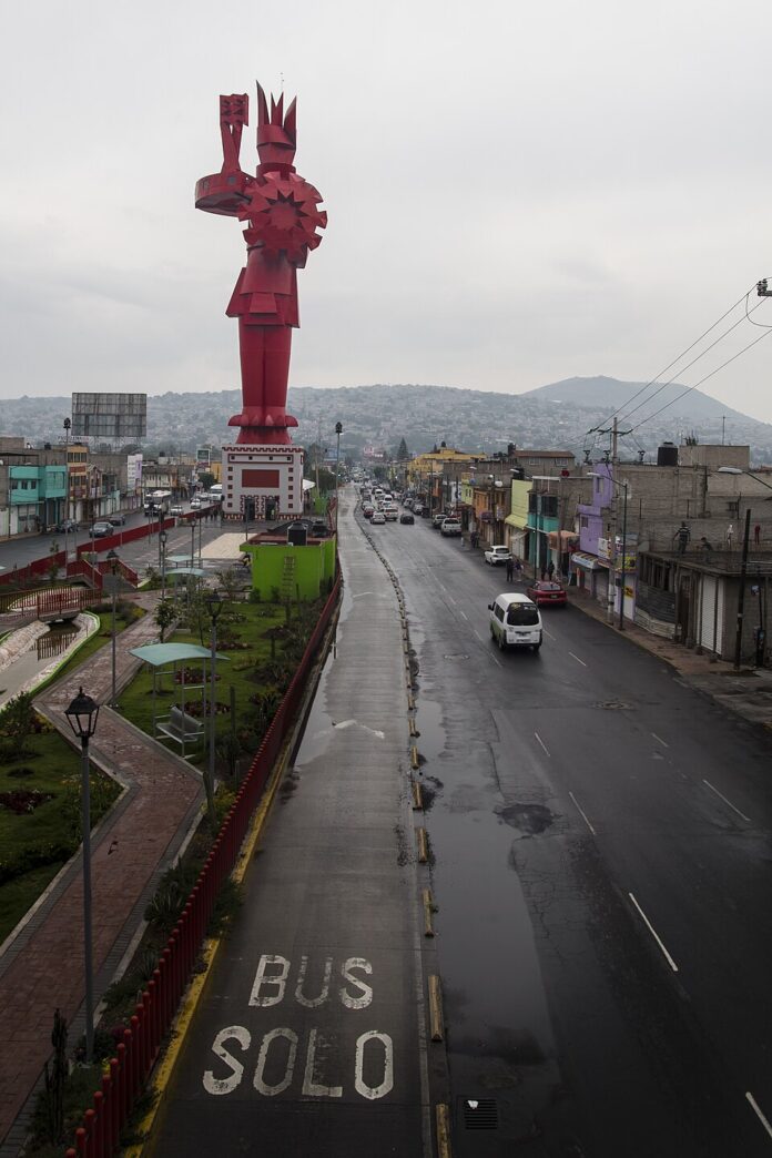 2.Guerrero_Chimalli_en_Chimalhuacán,_Estado_de_México
