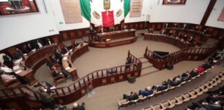 Se Comenta Solo Con / Democracias A La Medida