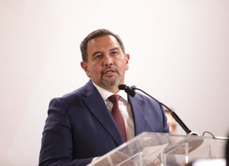 Cruz Pérez Cuéllar pide licencia en Ciudad Juárez para buscar candidatura de Morena a la gubernatura en 2027