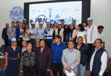 Abandonan más de 200 liderazgos a Morena y se unen al PAN CDMX
