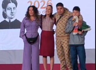 Sheinbaum arropa a la familia del Pato Merlín y promete apoyo: “Representan a millones de mexicanos que trabajan todos los días”