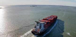Trump asegura que barcos cargados de petróleo están empezando a salir de Ormuz