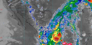 Guerrero y Oaxaca, en alerta por posible fortalecimiento de Depresión Tropical Dos-E