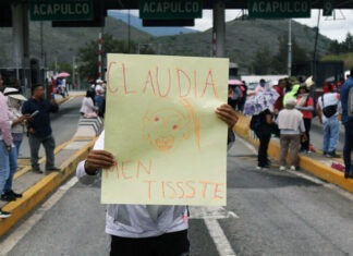 CNTE mantiene su huelga y anuncia refuerzo del plantón en CDMX