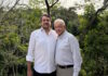 Reaparece AMLO en fotografía con su hijo