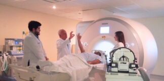 Llega a México el primer tratamiento sin cirugía para el Parkinson