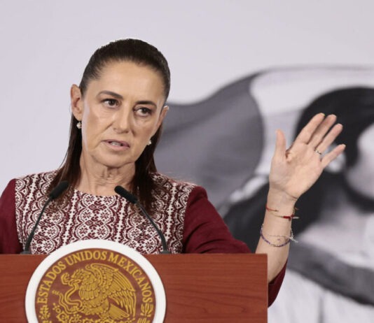 Sheinbaum va por reforma contra doble nacionalidad de presidentes y gobernadores