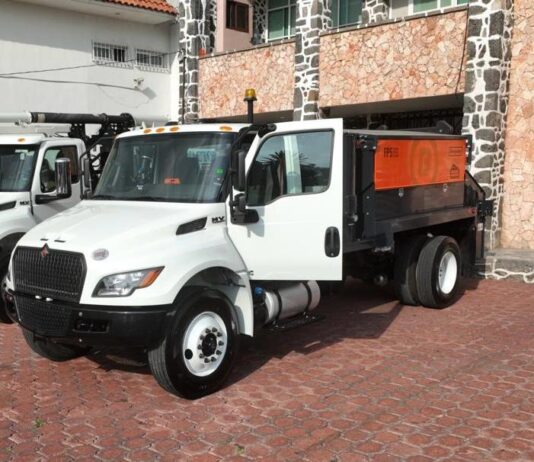 Gobierno de Tecámac reparará hasta 100 baches por jornada en beneficio de la ciudadanía con nueva máquina especializada