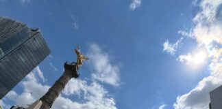“Reinauguran” el Ángel de la Independencia con antimonumento a los desaparecidos: “Que sea de visibilización y no solo de festejo”