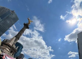 “Reinauguran” el Ángel de la Independencia con antimonumento a los desaparecidos: “Que sea de visibilización y no solo de festejo”