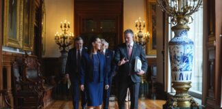 Sheinbaum acelera revisión del T-MEC; reporta avances tras reunión con enviado comercial de EU