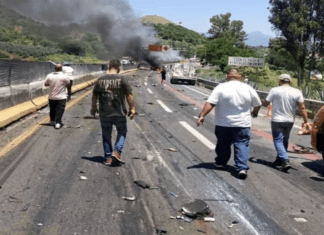 Accidente múltiple en la autopista Guadalajara–Tepic deja nueve muertos