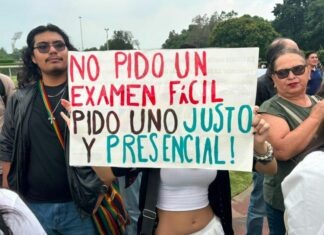 Aspirantes a UNAM marchan hacia Rectoría; exigen que se repita examen de admisión