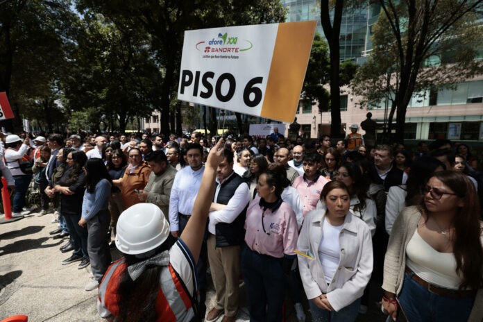 México realiza simulacro 40 años después de trágico terremoto con alertas en los celulares
