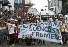 Unos 800 migrantes salen en caravana desde Tapachula hacia CDMX