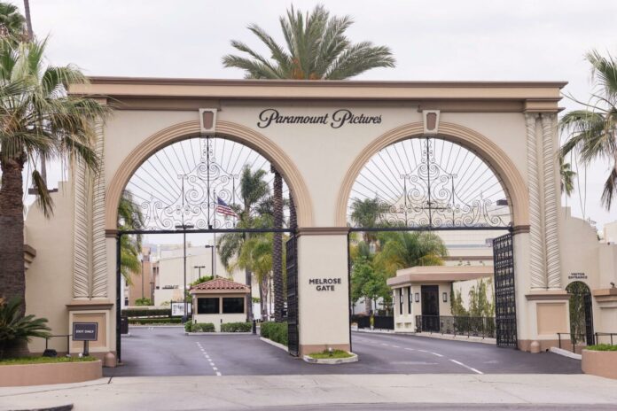 El sindicato de guionistas de Hollywood demanda a Paramount para evitar fusión con Warner