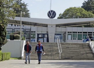 Volkswagen ajusta su producción en Puebla