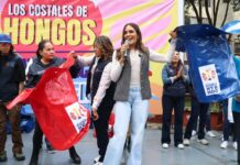 Tras 10 años de abandono, Rojo de la Vega recupera los “hongos” de Tlatelolco