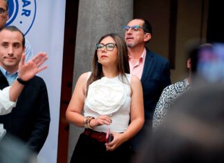 Panistas exigen a «Bobby» López Beltrán atenderse en el IMSS y dejar su vida de lujos