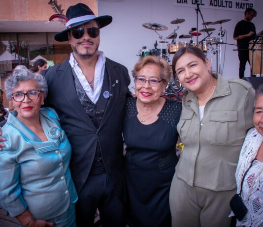 Con gala y danzón, Nancy Núñez reconoce labor y trayectoria de adultos mayores en Azcapotzalco