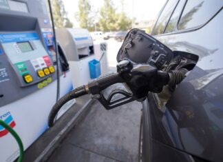 Se renovará pacto con empresarios para estabilizar precio de gasolina regular y diésel