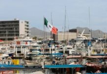 Cierran puertos en Baja California Sur por mal clima