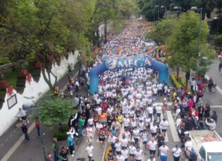Deportistas llenan las calles de Azcapotzalco en la Segunda Carrera Recreativa