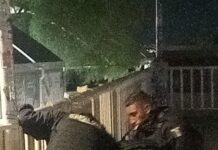Guardia Civil de Tecámac evita que hombre se arroje de puente peatonal