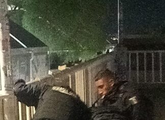 Guardia Civil de Tecámac evita que hombre se arroje de puente peatonal