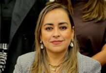 Van por escuelas primarias y secundarias libres de celulares en la CDMX