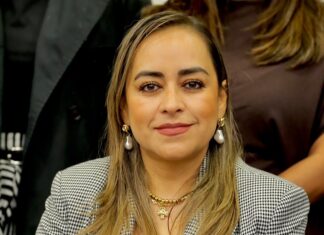 Van por escuelas primarias y secundarias libres de celulares en la CDMX