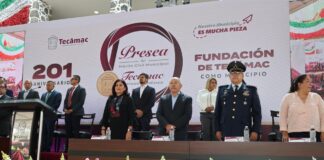 Alcaldesa Rosi Wong entrega preseas al mérito civil en el 201 aniversario de Tecámac