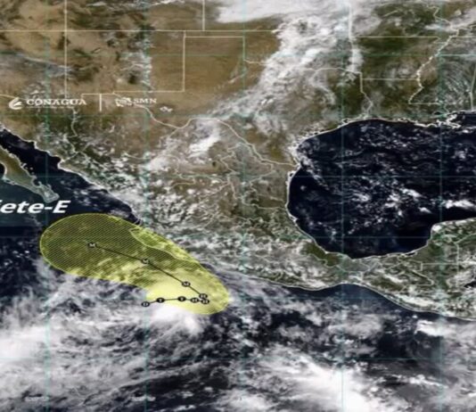 Depresión tropical Diecisiete-E podría convertirse en huracán categoría 3