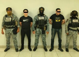 Detienen a dos miembros de Los Mojarras en Tlalpan; tenían 253 dosis de droga