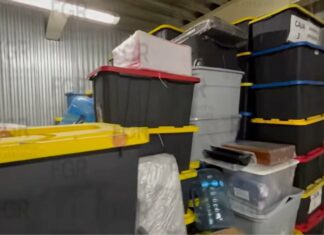 Encuentran en bodega de Farías Laguna armas y documentos