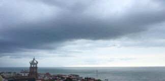 Marina cierra puertos ante avance del huracán Polo