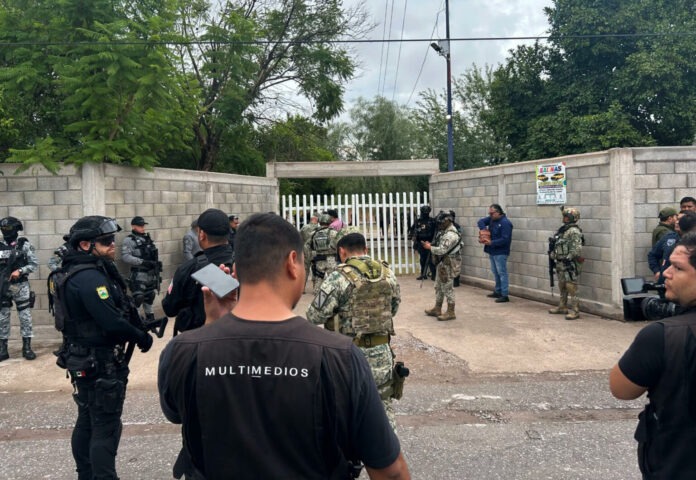 El ataque en una escuela del norte de México deja a la subdirectora muerta y tres heridos