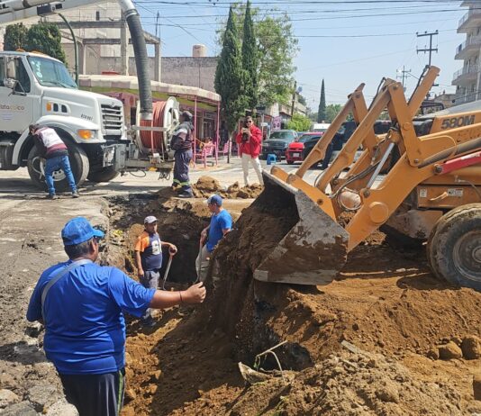 De la Ciudad / ¡Lluvias abren tremendos socavones en Iztacalco!