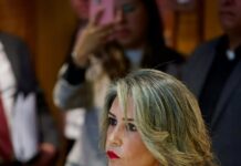 México tiene un gobierno guinda que ignora el mes rosa; PAN ofrece amparos a mujeres con cáncer de mamá para que el estado les cumpla