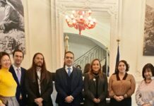 Laura Álvarez lleva a Europa el debate sobre cómo proteger a la niñez de los riesgos de la inteligencia artificial