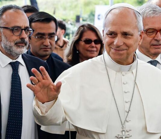 Sheinbaum expresa solidaridad al papa León XIV y desea su pronta recuperación