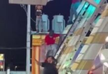 Niño se cuelga de Rueda de la Fortuna en Feria de Torreón